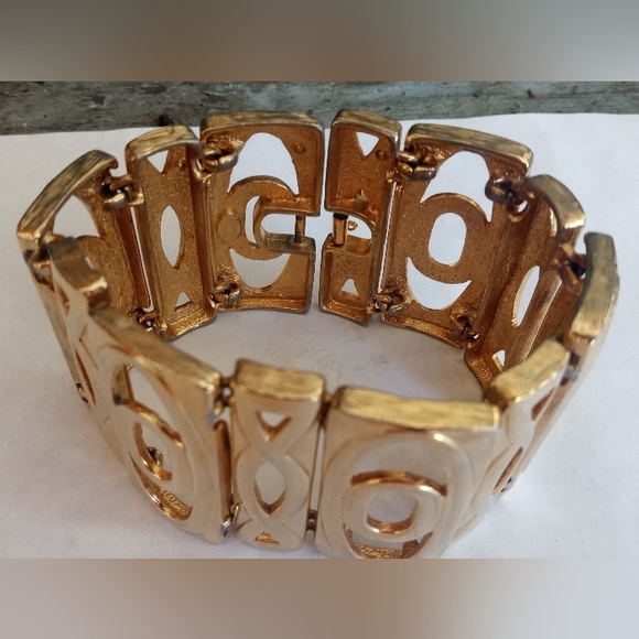 Kenneth Lane Signed Gold Tone VTG Oval Panel Link Heavy Statement Bracelet - Picture 3 of 15